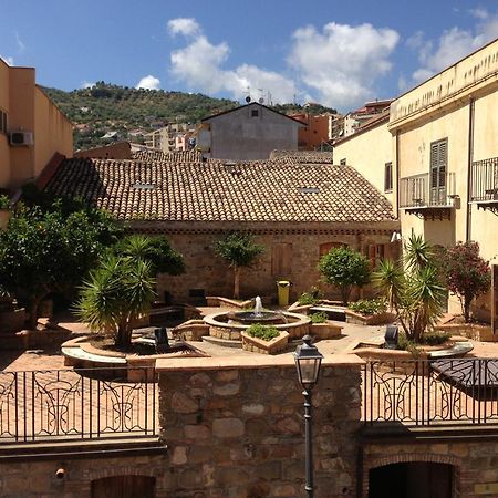 Bed and Breakfast I Colori Dell'Arcobaleno Santo Stefano di Camastra Exterior foto