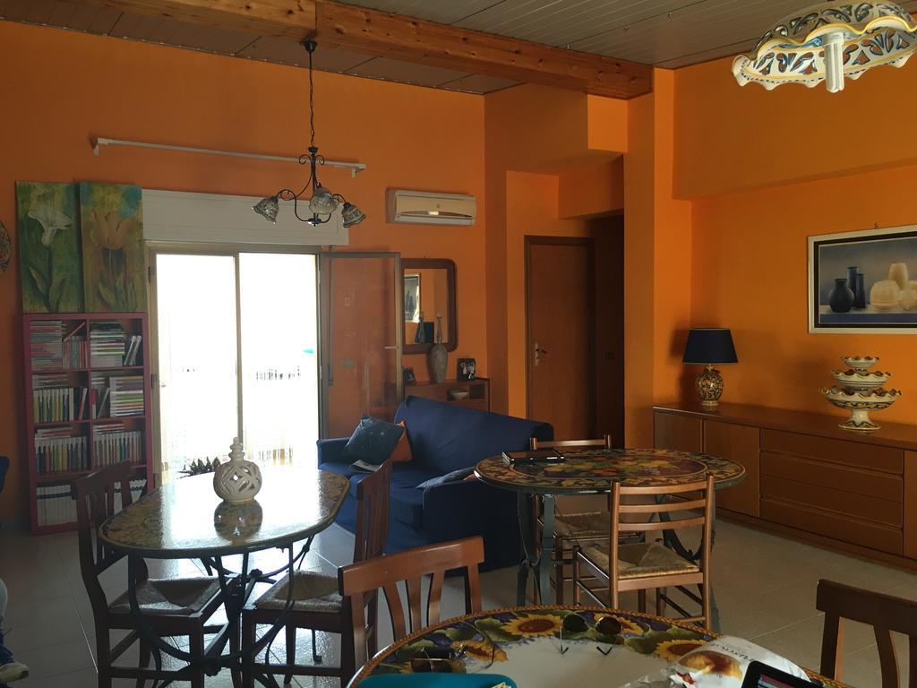 Bed and Breakfast I Colori Dell'Arcobaleno Santo Stefano di Camastra Exterior foto
