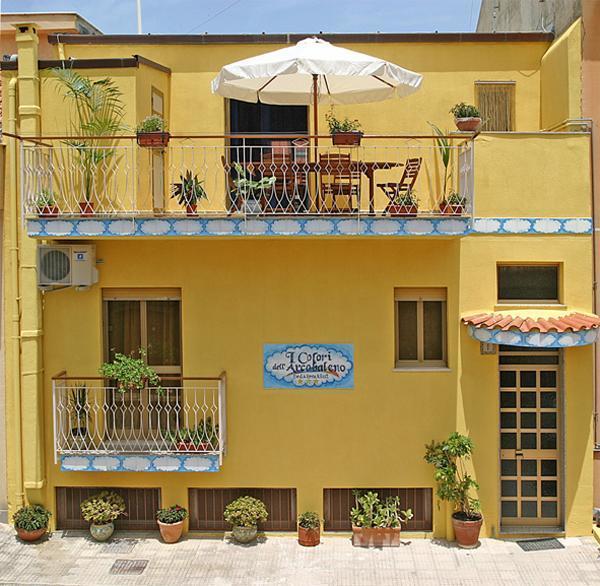 Bed and Breakfast I Colori Dell'Arcobaleno Santo Stefano di Camastra Exterior foto
